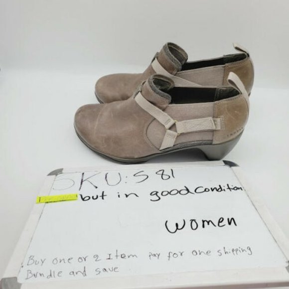 Merrell Women's Tan Heels - Picture 7 of 7
